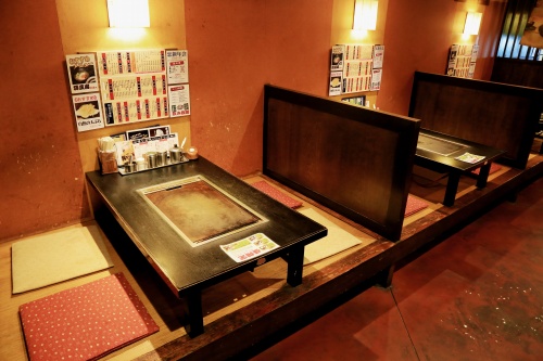 つばきや・店内.jpg