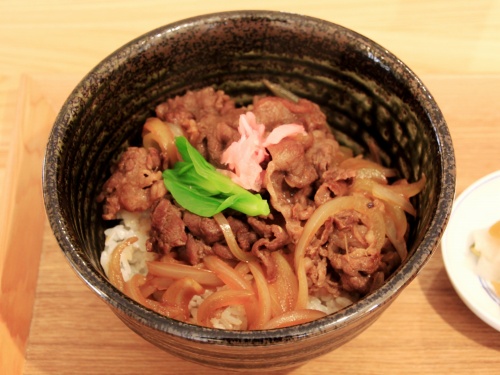 日時計・黒田庄和牛丼.jpg