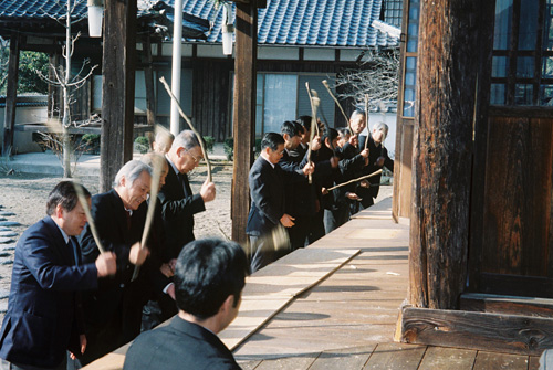 西脇市指定文化財「妙覚寺ワラワラ」