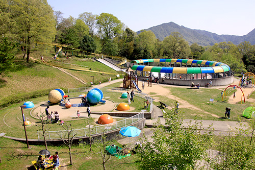 日本へそ公園の大型遊具が充実した「宇宙っ子ランド」