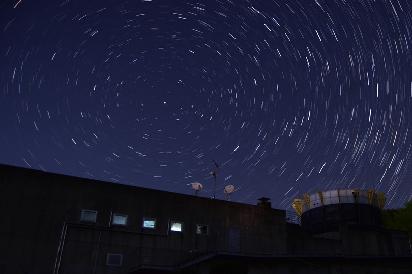 「日本のへそ」を歩き、地球と宇宙に親しむ
