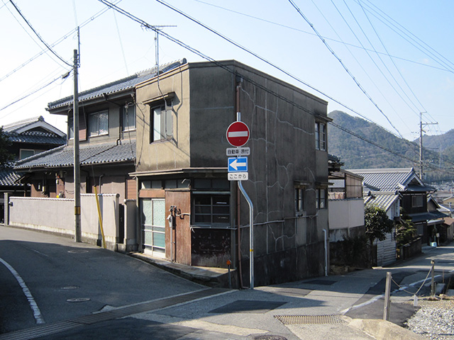 Ｙ字路［西脇市西脇　西脇市立図書館西］