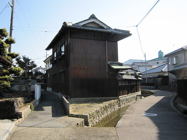 Ｙ字路［西脇市西脇　旧来住家住宅近く］