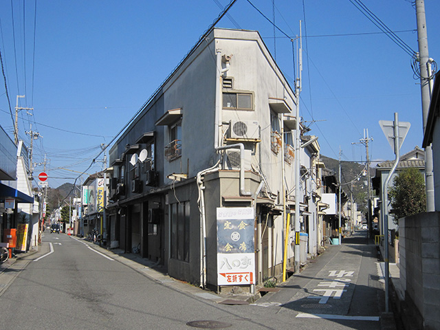 Ｙ字路［西脇市西脇　主婦の店ヒロタ前］