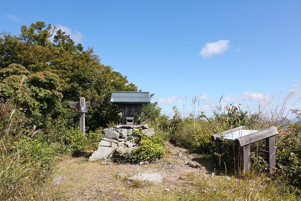 西光寺山の山頂