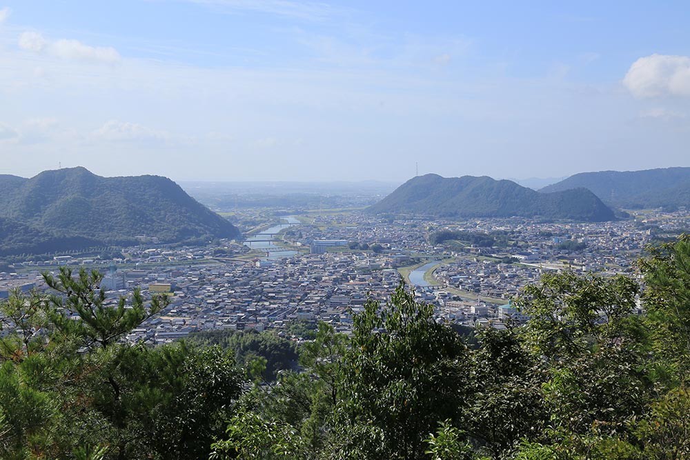 八日山の逆さ富士